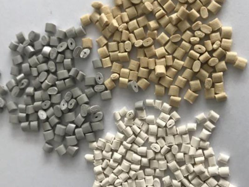 尼龍?jiān)偕显趺刺暨x？辨別方法